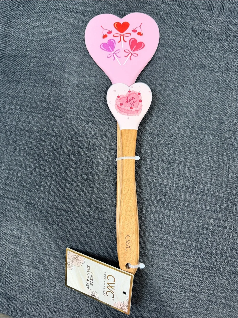 🎀 5 for $25 🎀 Pink Heart Silicone Spatula - Love Design